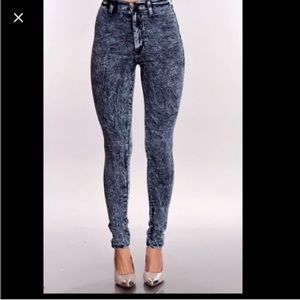 SALE🌸Love Culture High Waisted Acid Wash Jeans